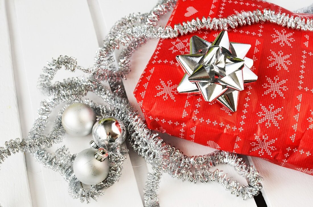 Das Hilfswerk Thayatal feierte am 24. November eine vorweihnachtliche Feier mit Ehrungen und Geschenkübergabe an die Mitarbeiter. Ein herzlicher Dank für ihre wertvolle Arbeit in der Pflege!