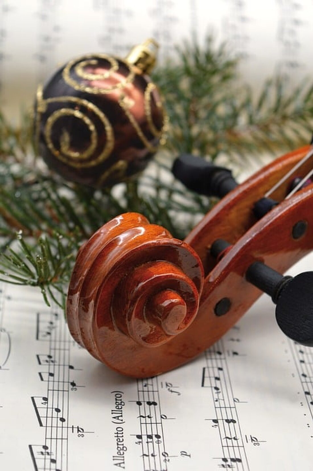 Erleben Sie festliche Klänge beim Weihnachtskonzert der Landesmusikschule Freistadt am 5. Dezember um 18 Uhr. Lassen Sie sich von den talentierten Schülern verzaubern!