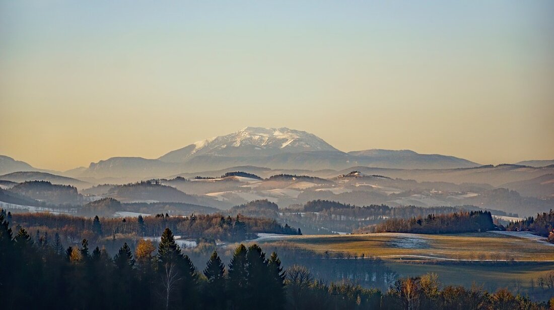 Erfahren Sie in unserer Wettervorhersage für Villach (19. bis 25. November 2024) alles über Temperaturen, Schneefall und den 7-Tage-Trend. Bleiben Sie bestens informiert!