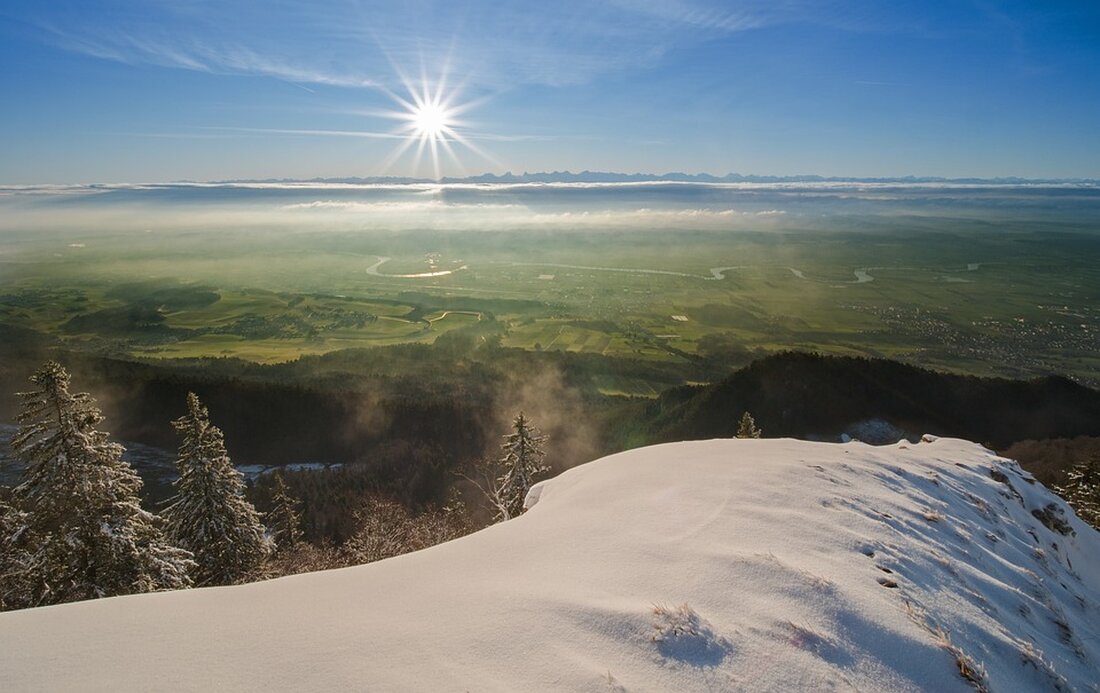 Erstmals wird heuer für den Zutritt zum Winterzauber im Klosterhof in Linz Eintritt verlangt. Für fünf Euro gibt es einen Gutschein für ein Heißgetränk und eine entspannte Atmosphäre ohne Masseneinlass.