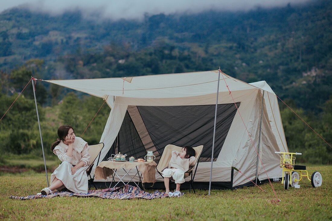 Der Campingplatz Judenstein wird erweitert, was zur Abholzung im Judensteiner Wald führt. Anrainer befürchten die Zerstörung des Naherholungsgebiets und weitere Wohnprojekte.