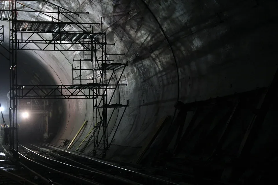 Tunnel 2316265 960 720.jpg