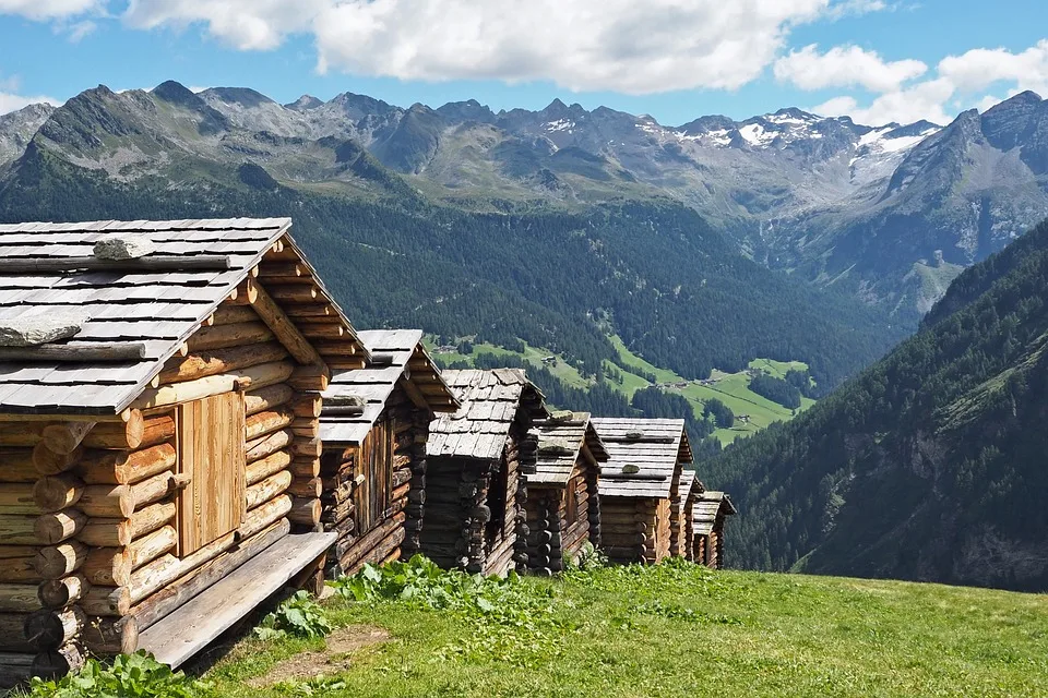 Maibaum donnert auf Haus in Tirol: Gesichts-OP bei 7-Jährigem