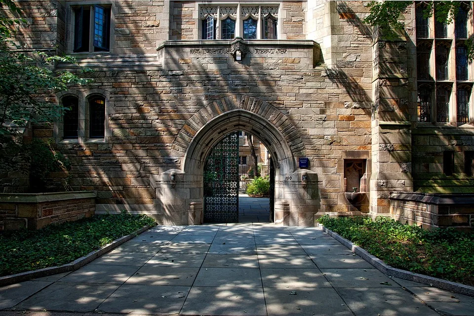 Yale University 1604159 960 720.jpg