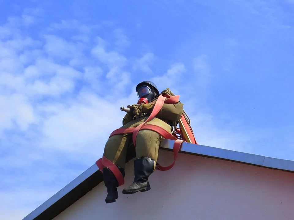 Abschied Eines Feuerwehrhelden Erich Roth Verabschiedet Sich Nach 41 Jahren Jpg.webp