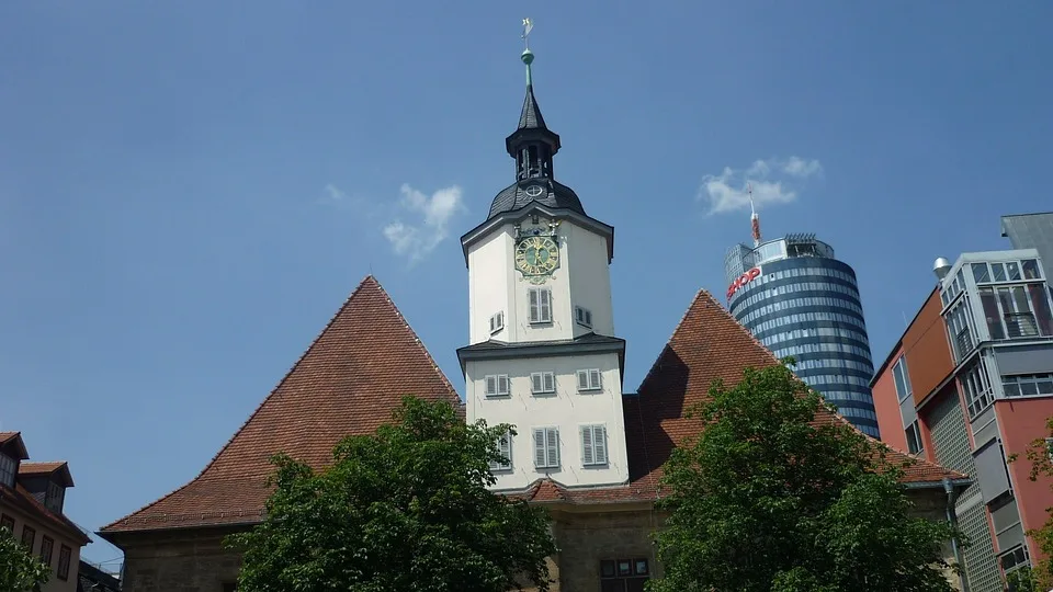 Aufstiegstraeume Und Fan Proteste Fcc Jena Vor Pokal Duell Gegen Leverkusen Jpg.webp