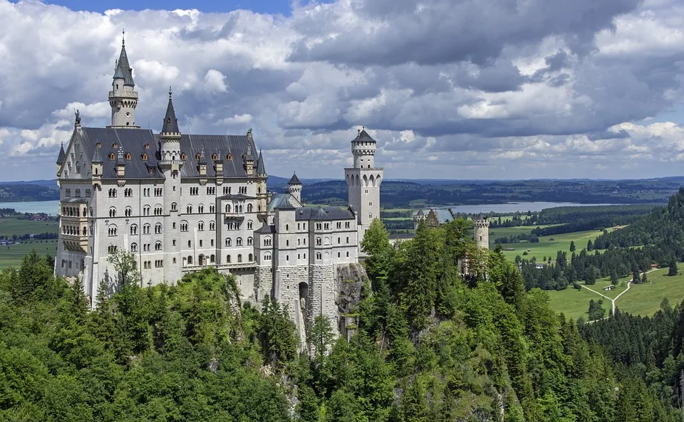 Die Obere Burg Rheinbreitbach Ein Geschichtstraechtiger Ort Voller Leben Jpg.webp