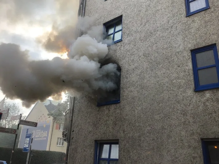 Drama In Bochum Weitmar Wohnungsbrand Fordert Schnelles Handeln Der Feuerwehr Jpeg.webp