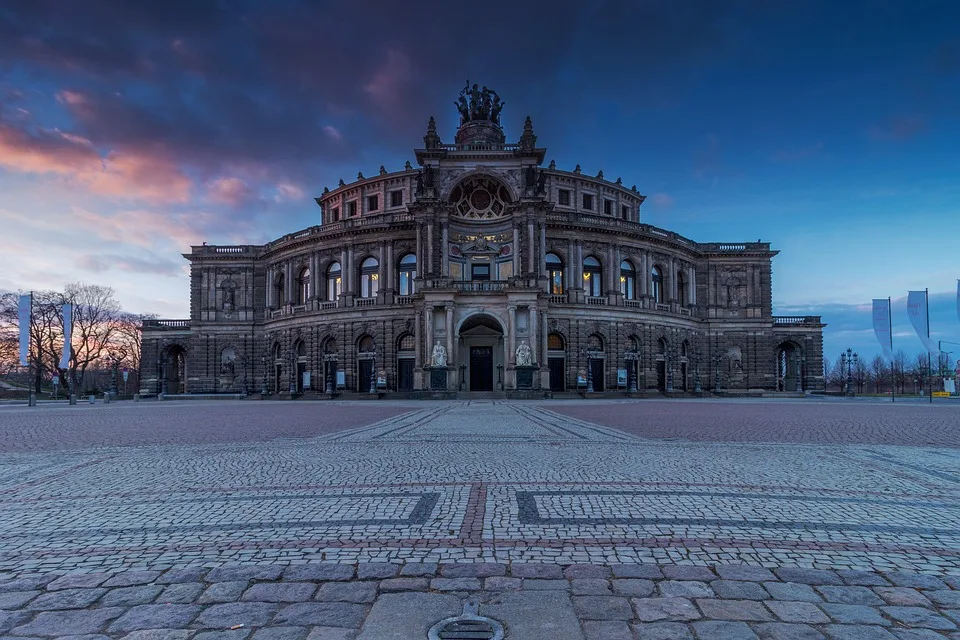 Dresden Im Fadenkreuz Die Jagd Nach Den Gestohlenen Juwelen Geht Jpg.webp