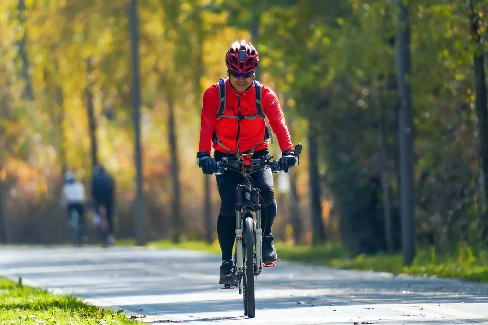 Fahrradfahrerin Nach Beinahe Unfall In Frankenthal Verletzt Jpg.webp