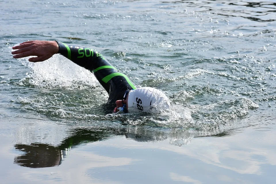 Florian Perzl Triathlon Trilogie Am Frankfurter Roemer Erfolgreich Gestartet Jpg.webp