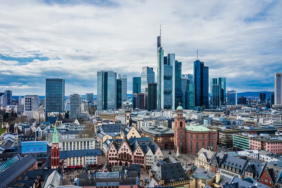 Frankfurt Im Wetterumschwung Hitzewelle Trifft Auf Herbstregen Jpg.webp