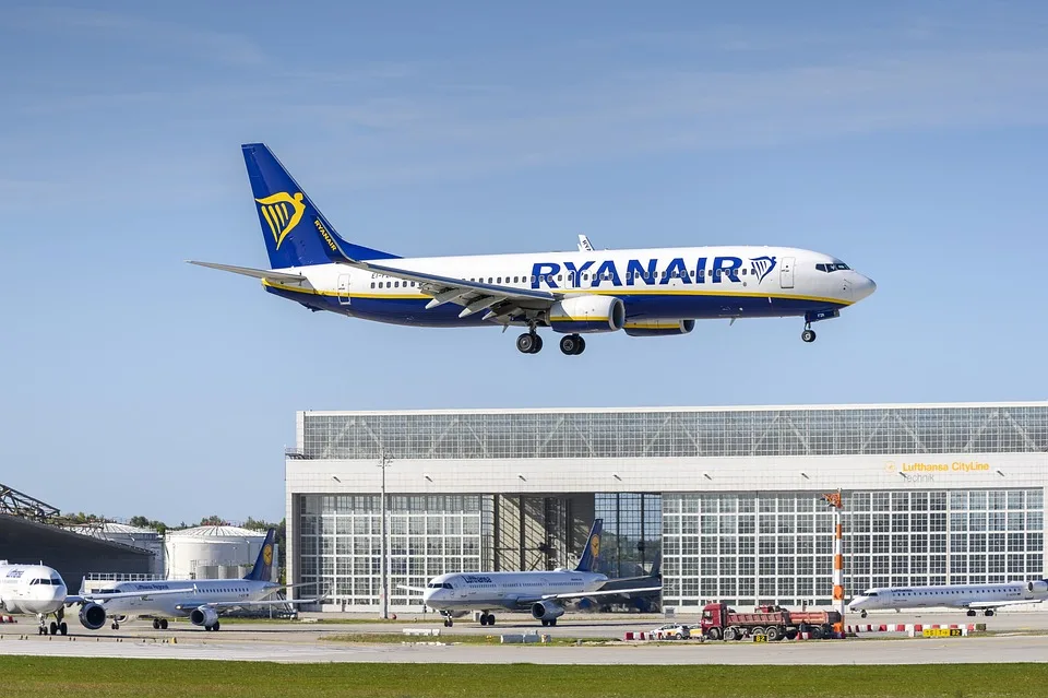 Haftbefehl Am Flughafen Niederrhein Niederlaender Entkommt Mit Geldstrafe Jpg.webp