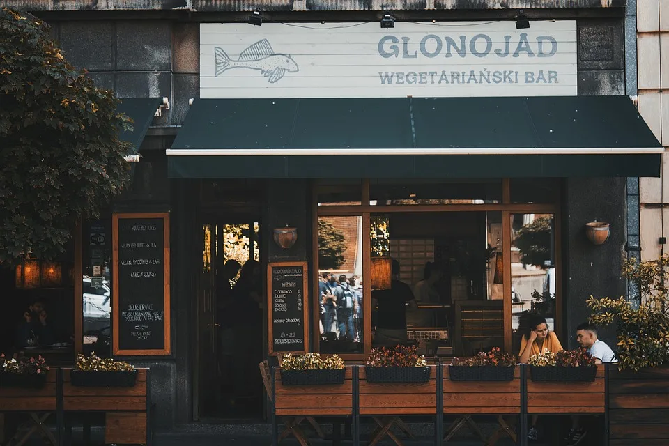 Kaffeegenuss Oder Buerokratie Chaos Das Strassencafe Vor Dem Standesamt Jpg.webp