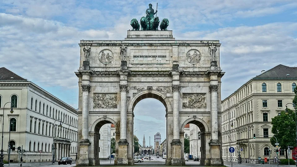 Muenchen Im Fokus Kulturelle Hoehenfluege Und Historische Sanierungen Jpg.webp