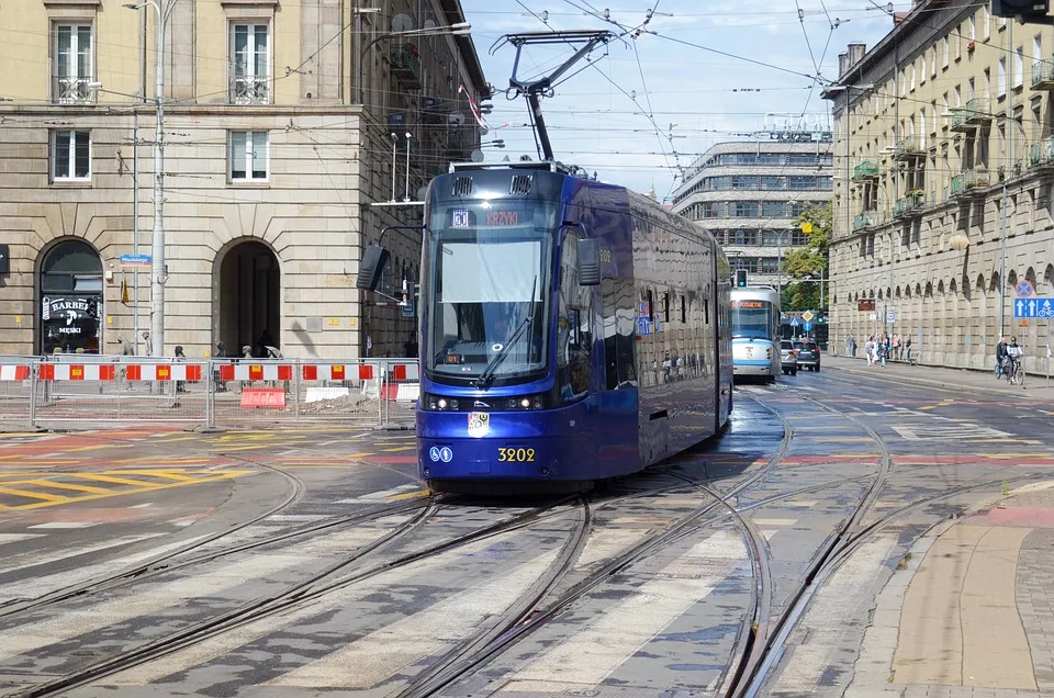 Nrw Vrr Reduziert Ticketangebot Fuer Busse Und Bahnen Ab September Jpg.webp