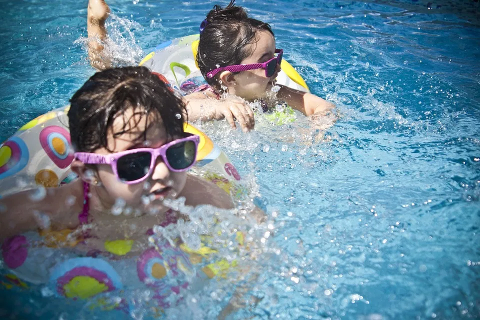 Oberkoerperfrei Im Freibad Warum Frauen Es Oft Meiden Jpg.webp