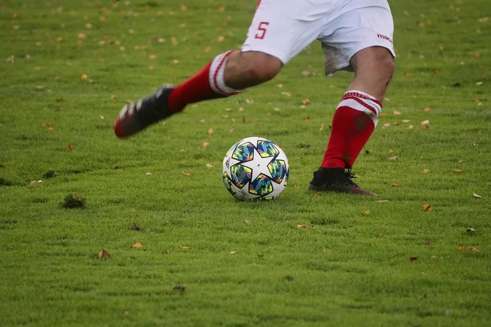 Packendes Duell Phoenix Luebeck Trifft Auf Torgefaehrliche Kickers Emden Jpg.webp