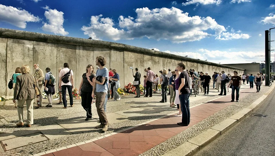 Polizei Sucht Zeugen Bewaffneter Ladendieb Auf Berliner Allee Aktiv Jpg.webp