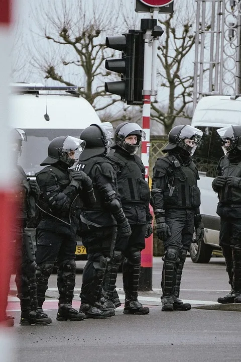 Polizei Sucht Zeugen Nach Verkehrsunfall Und Einbruechen In Der Region Jpg.webp