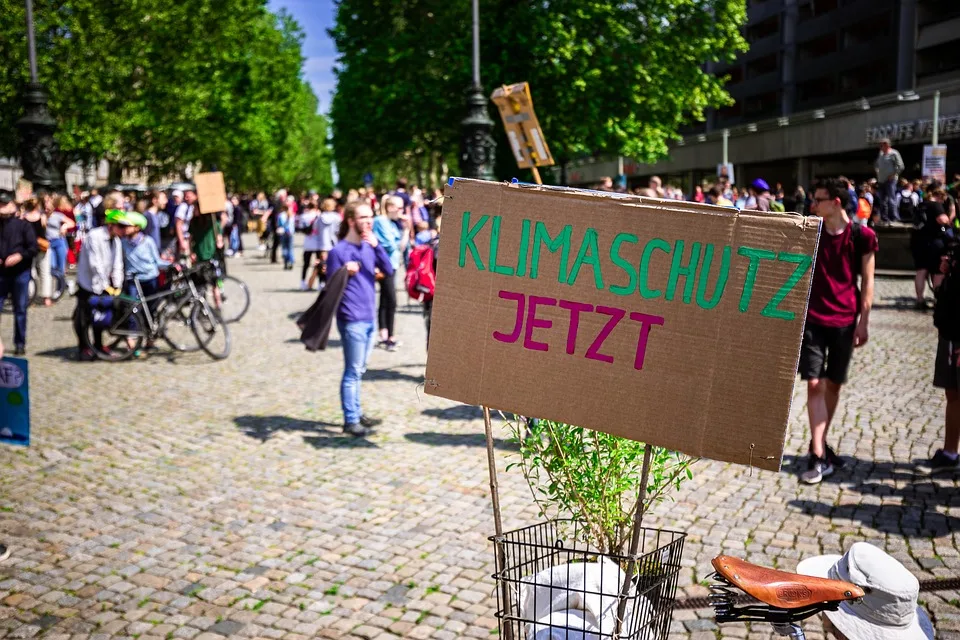 Protestaktion In Hamburg Buerger Wehren Sich Gegen Msc Deal Im Hafen Jpg.webp