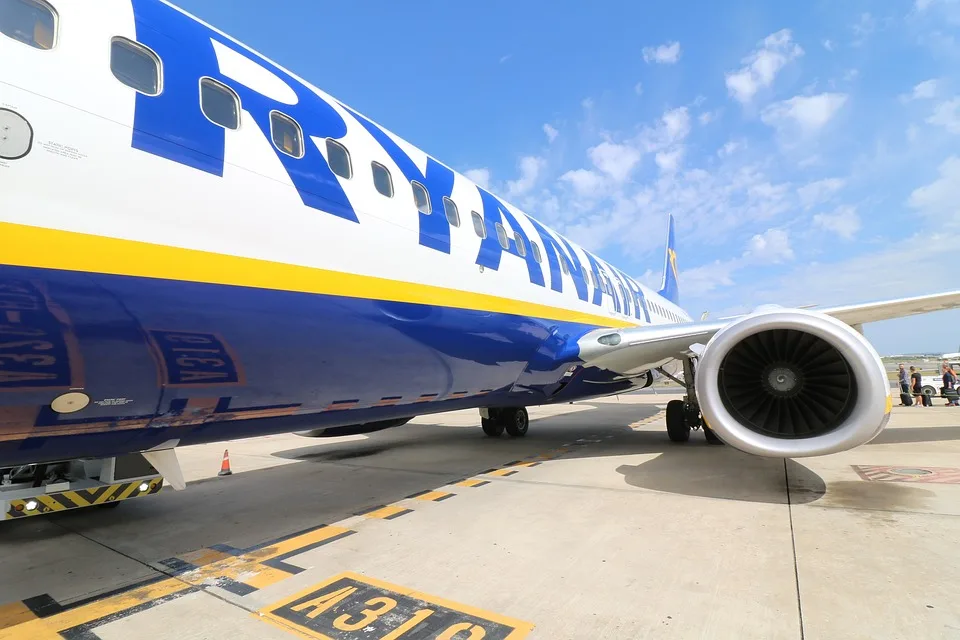 Ryanair Streicht Flugverbindungen 750000 Plaetze Am Ber Betroffen Jpg.webp