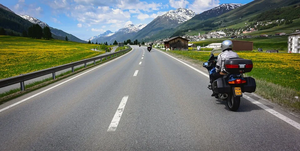 Schwerer Motorradunfall Auf Der A20 Fahrer In Klinik Geflogen Jpg.webp