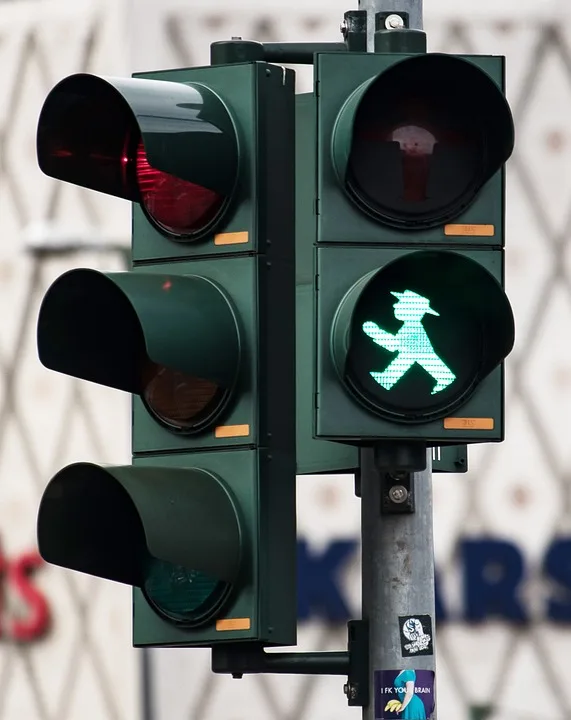 Stauwarnung Fuer Luebeck Heimreise Der Urlauber Sorgt Fuer Verkehr Auf Jpg.webp