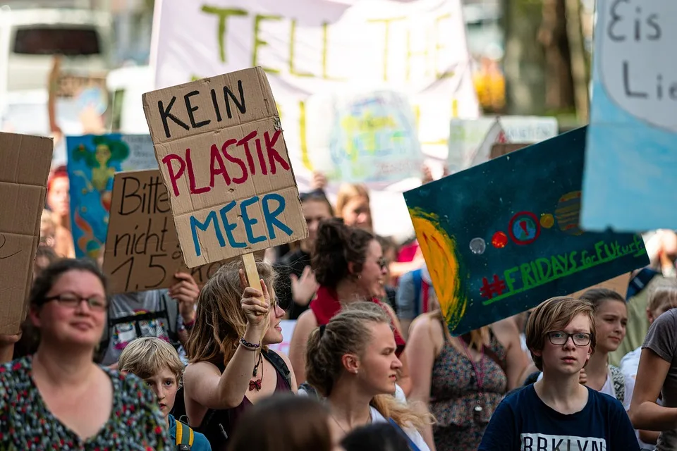 Streit Beim Protest Ermittlungen Gegen Polizei Nach Tumulten Jpg.webp