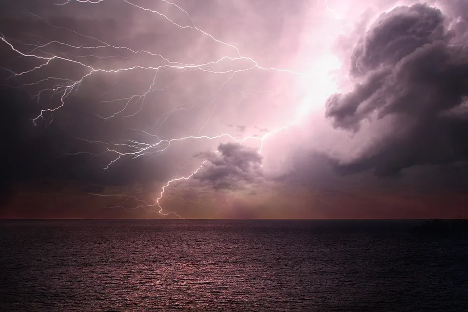 Sturm Reisst Stromleitungen Nieder 2000 Haushalte Voruebergehend Betroffen Jpg.webp