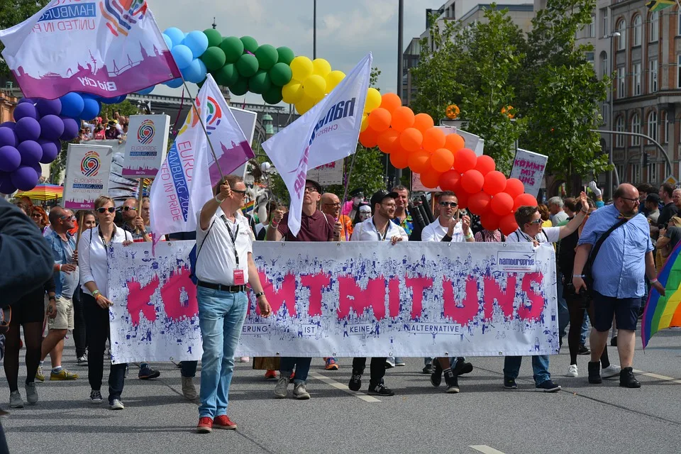 Tausende Fuer Vielfalt Bunte Csd Demonstrationen In Bremen Magdeburg Und Jena Jpg.webp