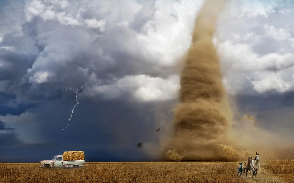 Tornado Verwuestet Attendorn Feuerwehr Im Dauereinsatz Nach Sturm Jpg.webp