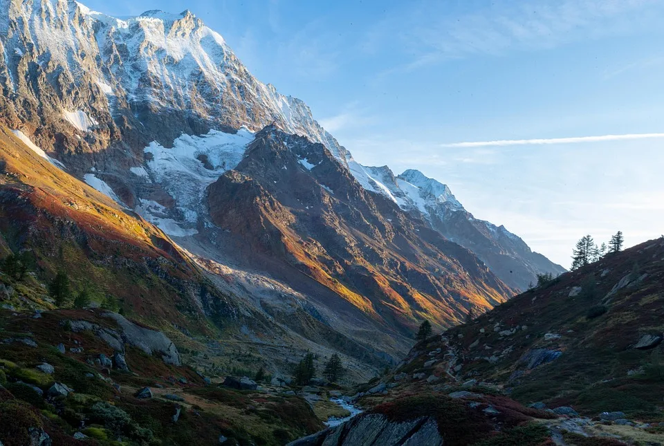 Tragoedie Auf Dem Gletscher Einsturz Der Eishoehle Fordert Leben Jpg.webp