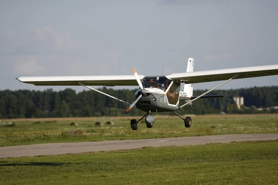 Ultraleichtflugzeug In Illmensee Pilot Bei Notlandung Unverletzt Jpg.webp