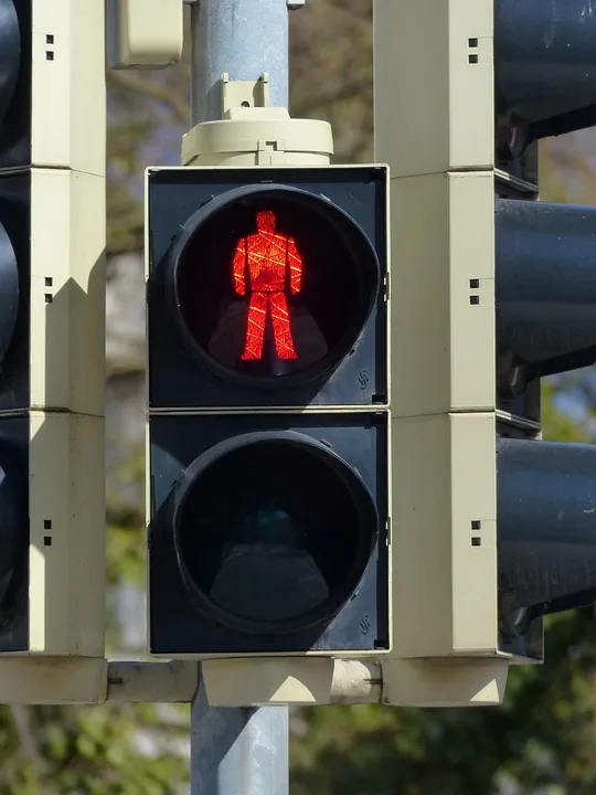 Verkehrsunfall Auf Heinz Nixdorf Ring Ein Verletzter Und Erheblicher Schaden Jpg.webp