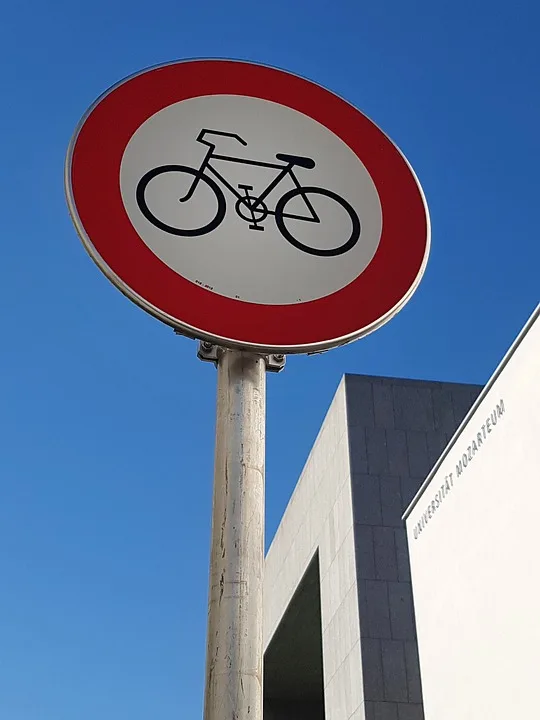 Verkehrsunfall In Halle Kind Bei Gruenlicht Von Pkw Angefahren Jpg.webp