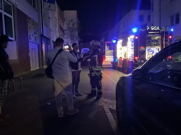 Zimmerbrand In Dortmund Feuerwehr Rettet Rechtzeitig Ohne Verletzte Jpeg.webp