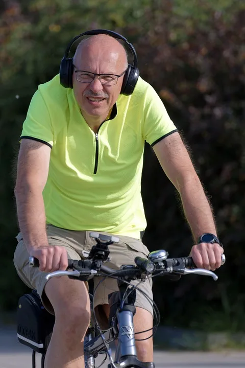 Alkoholisierte Radfahrer In Luebeck Zwei Stuerze Und Polizeikontrollen Jpg.webp