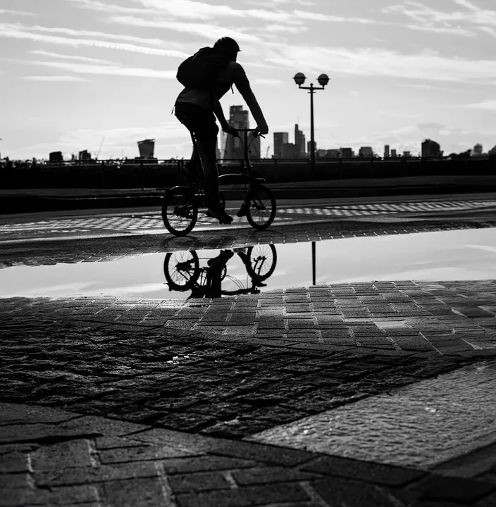 Autounfall Am Willy Brandt Platz Radfahrerin Leicht Verletzt Jpg.webp