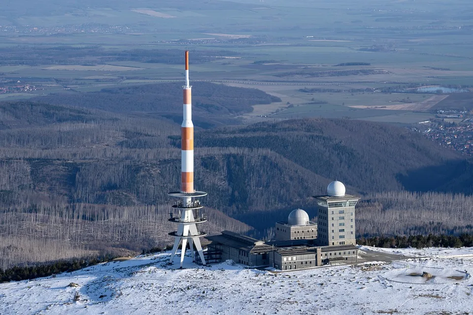 Borkenbrand Am Brocken Einsatzkraefte Warten Auf Regen Jpg.webp