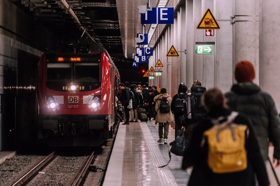 Brand In Elmshorn Bahnverkehr Stark Beeintraechtigt – Reisende In Not Jpg.webp