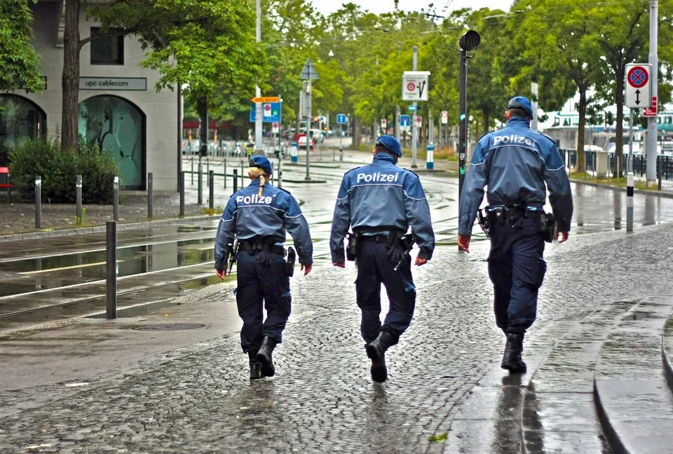 Einbrueche In Gladbeck Polizei Bittet Um Hinweise Von Zeugen Jpg.webp