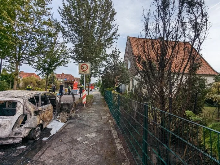 Einsatzreicher Wochenstart Feuerwehr Rotenburg Kaempft Gegen Flammen Jpeg.webp