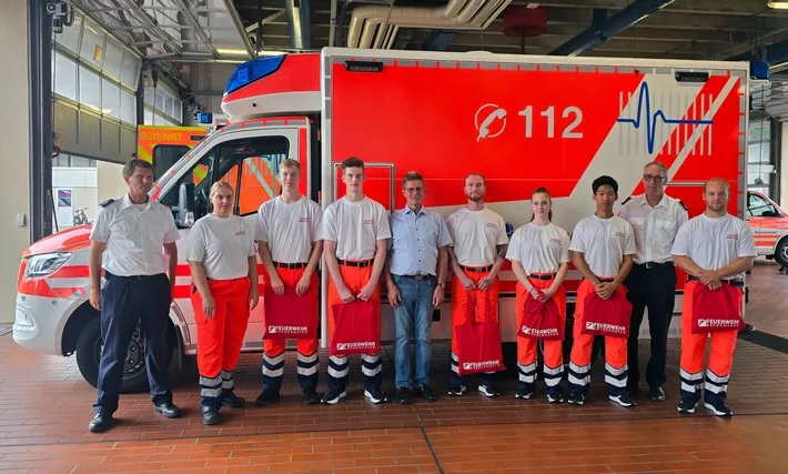 Erster Lehrgang Fuer Notfallsanitaeter Bei Der Feuerwehr Bremerhaven Gestartet Jpeg.webp