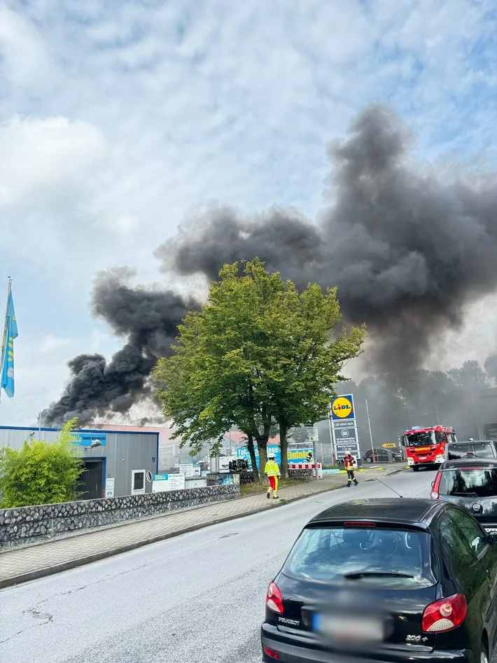 Feuer In Erkrath Zwei Einsaetze Fordern Die Feuerwehr Am Dienstag Jpeg.webp