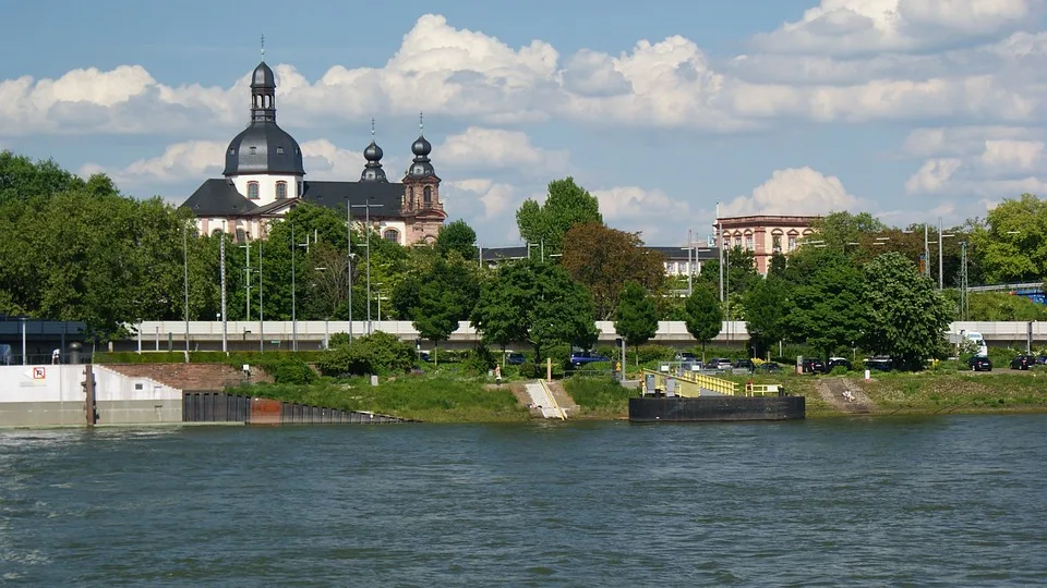 Gewalttat In Mannheim 24 Jaehriger Von Unbekannten Verletzt Jpg.webp