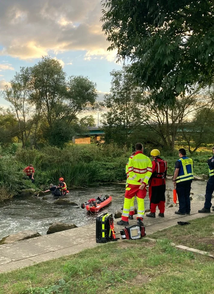 Heiliger Sturm Kanufahrer In Hattingen Aus Der Ruhr Gerettet Jpeg.webp