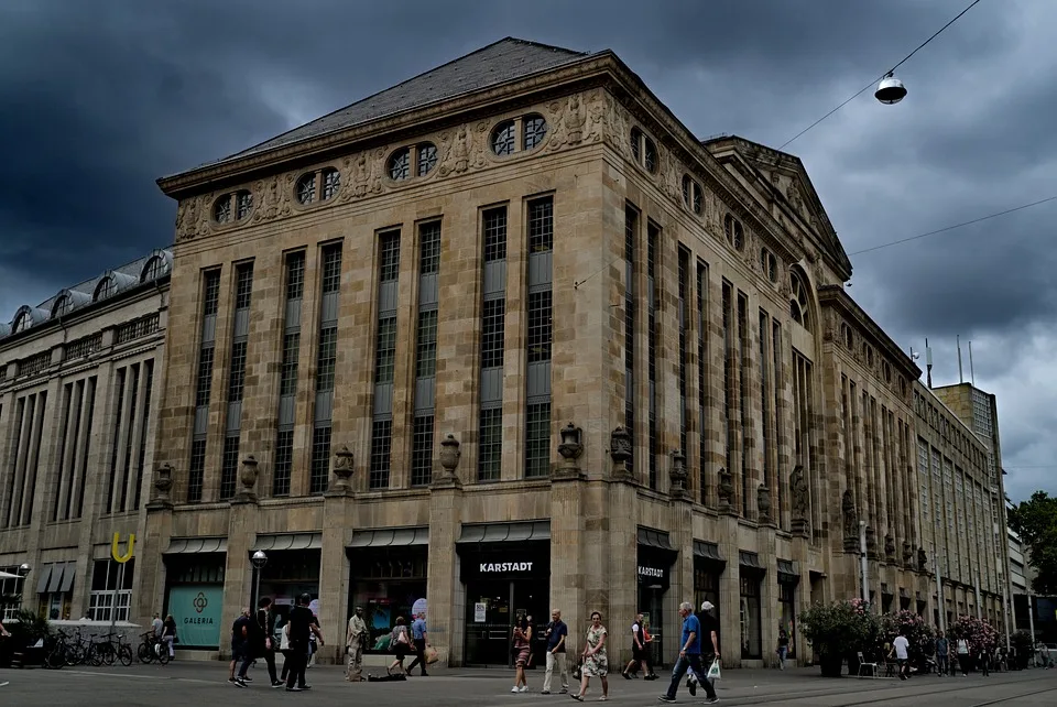 Karstadt In Eimsbuettel Neubauplaene Sorgen Fuer Aufregung Bei Anwohnern Jpg.webp