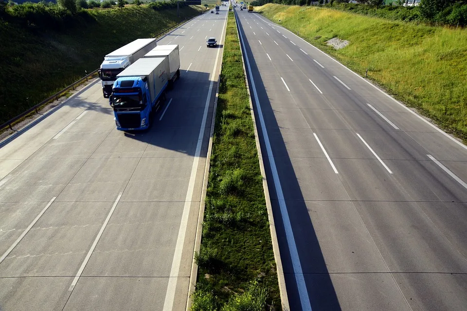 Lkw Brand Auf Der A 7 Vollsperrung Zwischen Bad Hersfeld Und Jpg.webp