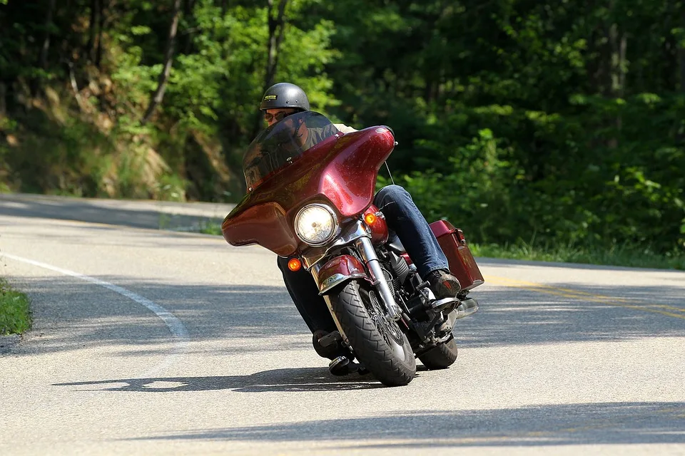 Schwerer Unfall Im Alb Donau Kreis Motorradfahrer Bei Zusammenstoss Verletzt Jpg.webp